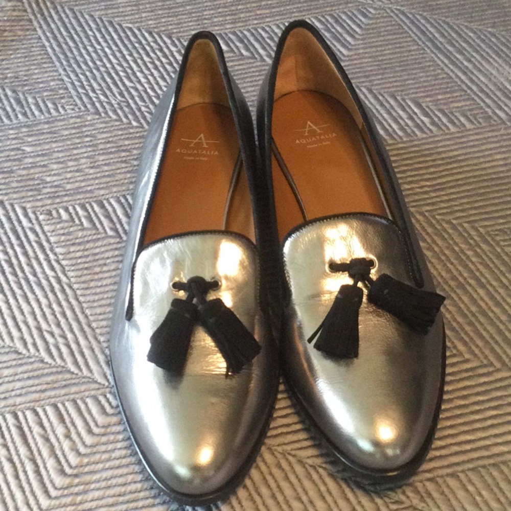 Aquatalia size 9.5 silver and black loafers for women. NWT